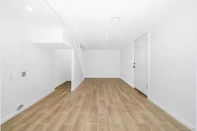 2874 Hempstead Lane, Wantagh, NY 11793 - Photo 23