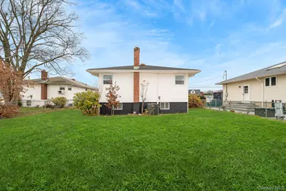 2874 Hempstead Lane, Wantagh, NY 11793 - Photo 25