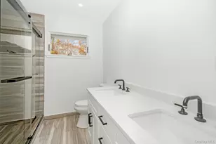 2874 Hempstead Ln, Wantagh, NY 11793 - Photo 17