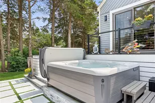 425 Cedar Point Dr E, Southold, NY 11971 - Photo 37