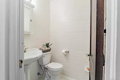 195 Hooker Avenue, Poughkeepsie, NY 12603 - Photo 21