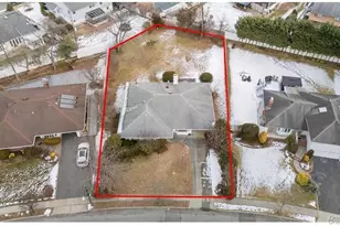 38 Hazelwood Dr, Jericho, NY 11753 - Photo 29