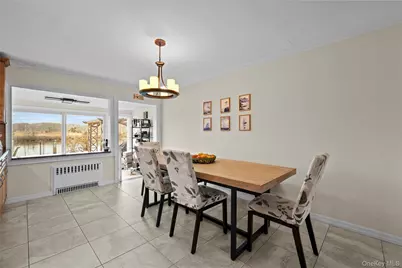 625 Edgewater Road, Oakdale, NY 11769 - Photo 19