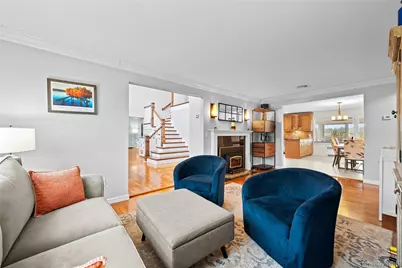 625 Edgewater Road, Oakdale, NY 11769 - Photo 7