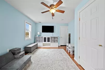 625 Edgewater Road, Oakdale, NY 11769 - Photo 29