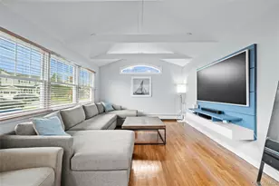 625 Edgewater Rd, Oakdale, NY 11769 - Photo 21