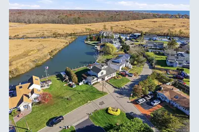 625 Edgewater Road, Oakdale, NY 11769 - Photo 45