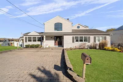 625 Edgewater Road, Oakdale, NY 11769 - Photo 3