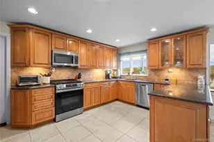 625 Edgewater Rd, Oakdale, NY 11769 - Photo 13