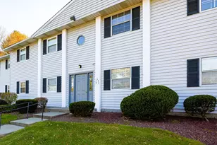 6 Yew Ct, Fishkill, NY 12524 - Photo 3