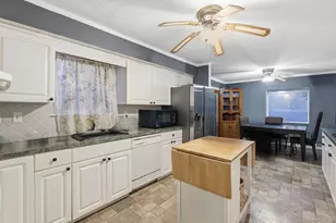 11 Val Ct, Holbrook, NY 11741 - Photo 7