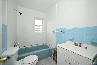 94-28 209th Street, Queens Village, NY 11428 - Photo 15