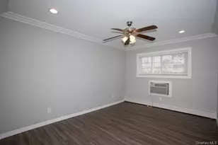 76 Mount Vernon Ave, Patchogue, NY 11772 - Photo 9