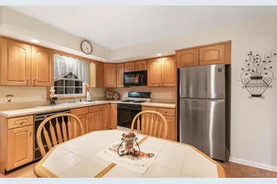 15 Marget Ann Lane, Montebello, NY 10901 - Photo 5