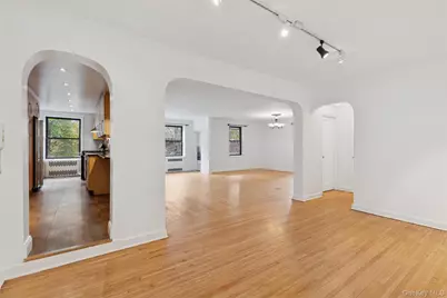 69-40 Yellowstone Boulevard #121, Forest Hills, NY 11375 - Photo 5