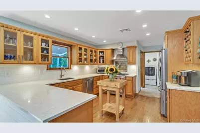 181 Landing Lane, Calverton, NY 11933 - Photo 7