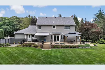 181 Landing Lane, Calverton, NY 11933 - Photo 37