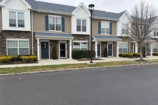 138 Weatherby Ln, Central Islip, NY 11722 - Photo 29