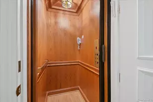 24 Beechwood Dr, Lawrence, NY 11559 - Photo 19