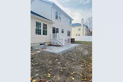 11 Elm Street, Islip, NY 11751 - Photo 5