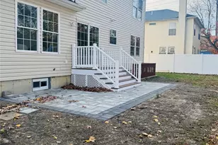 11 Elm St, Islip, NY 11751 - Photo 5