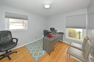 25 Flint Dr, Spring Valley, NY 10977 - Photo 9