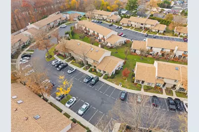 64 Stanford Court, Wantagh, NY 11793 - Photo 33