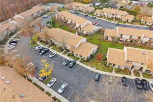 64 Stanford Ct, Wantagh, NY 11793 - Photo 33