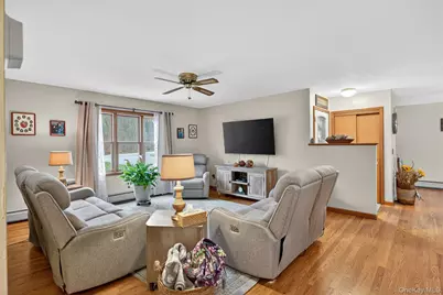 10 Carly Drive, Highland, NY 12528 - Photo 5