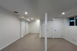 40 Corchaug Ave, Port Washington, NY 11050 - Photo 17