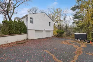 31 Amityville Rd, Sound Beach, NY 11789 - Photo 5