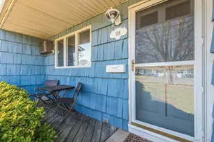 128 Wyandanch Rd, Sayville, NY 11782 - Photo 29