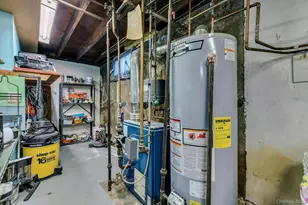 128 Wyandanch Rd, Sayville, NY 11782 - Photo 25