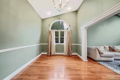 310 Terry Road, Smithtown, NY 11787 - Photo 7