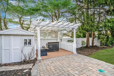 310 Terry Road, Smithtown, NY 11787 - Photo 35