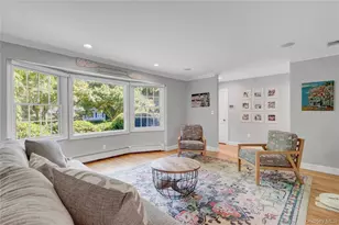 5 Robin Ln, Huntington, NY 11743 - Photo 9