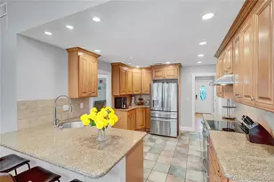 5 Robin Ln, Huntington, NY 11743 - Photo 15