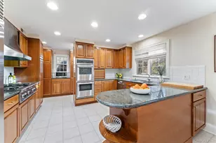 24 Olmsted Rd, Scarsdale, NY 10583 - Photo 11