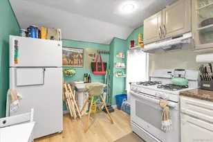218-12 141st Rd, Springfield Gardens, NY 11413 - Photo 17