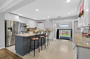 54 W 2nd St, Freeport, NY 11520 - Photo 9