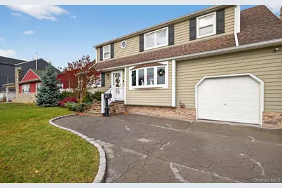 54 W 2nd Street, Freeport, NY 11520 - Photo 3