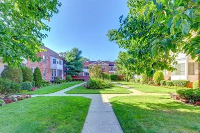 285 Central Avenue #D-7, Lawrence, NY 11559 - Photo 1