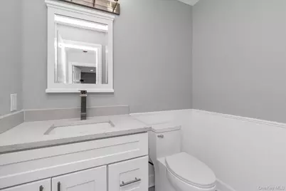 33 Prentice Road, Levittown, NY 11756 - Photo 11