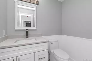 33 Prentice Rd, Levittown, NY 11756 - Photo 11