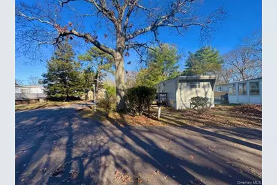 620 Montauk Highway #33, Westhampton Beach, NY 11791 - Photo 11