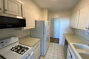 270-10 Grand Central Pkwy, Floral Park, NY 11005 - Photo 7