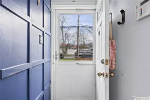 175 Main Ave, Wheatley Heights, NY 11798 - Photo 3