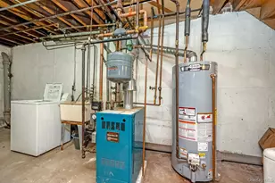 69-06 66th Rd, Middle Village, NY 11379 - Photo 19