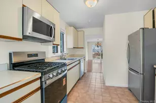 1 Spring Pond Dr, Ossining, NY 10562 - Photo 7