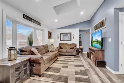 27 Kirby Lane, Ronkonkoma, NY 11779 - Photo 7